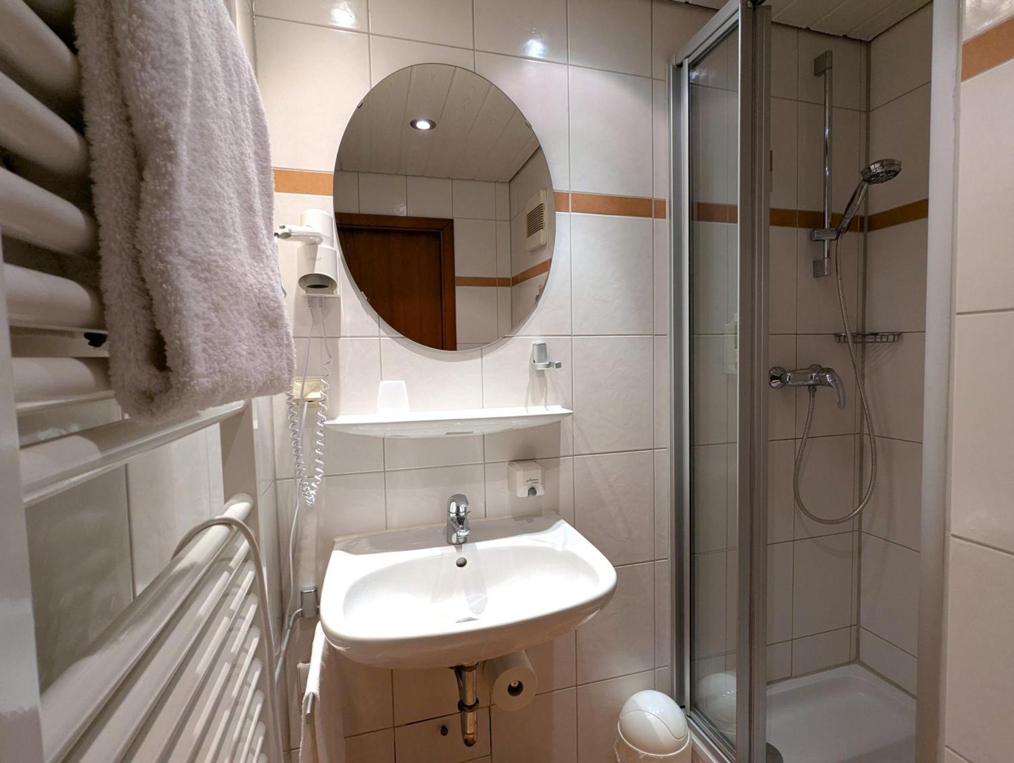 Economy Double Room,1695319743:JPEG